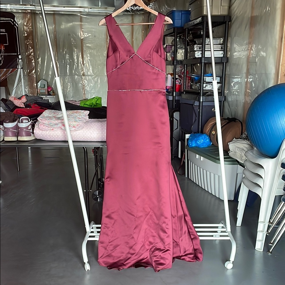Vera Wang Formal Gown ( floor length )